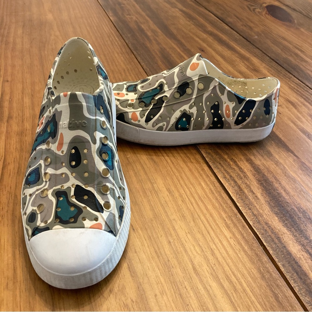 Native Jefferson Unisex Womens 7 Mens 5 Paint Swirl Print Slip On Shoes